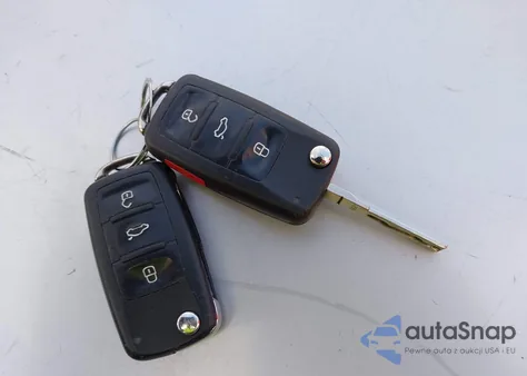 2012 Volkswagen Golf 2.5L 2-Door z USA, uszkodzony, nr VIN WVWAB7AJ0CW240259